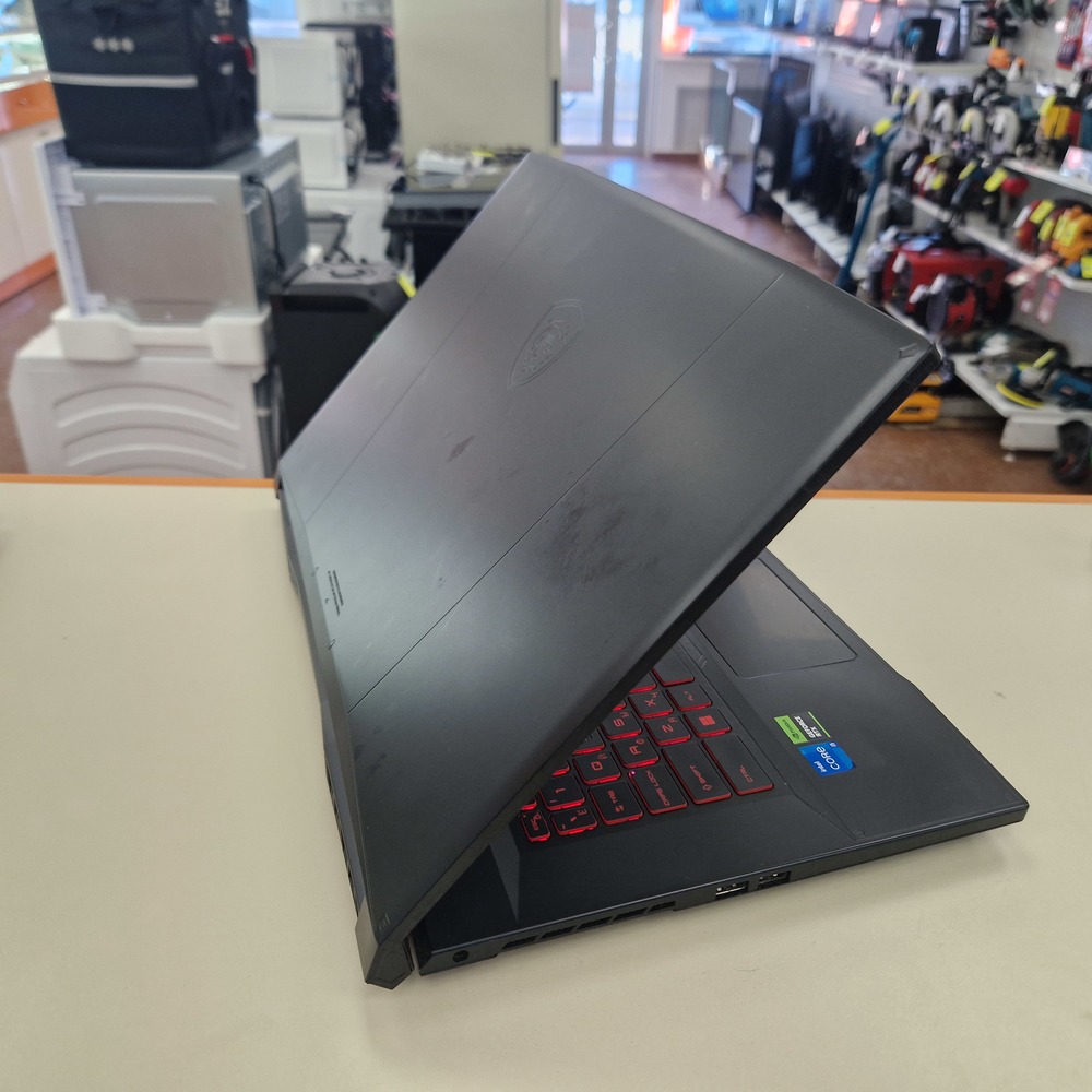 Ноутбук MSI Katana GF76 11UC-887XRU; Core i5-11260H, GeForce RTX 3050, 8 Гб, 500 Гб, Нет