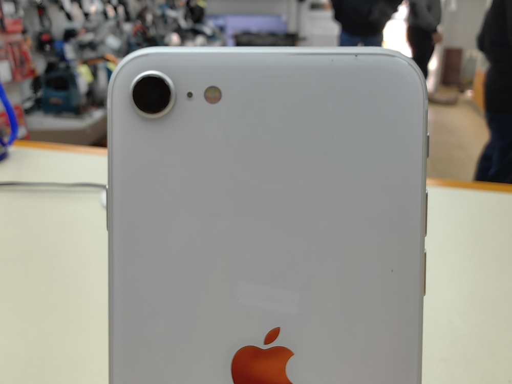 Смартфон Apple iPhone SE 2020 64Gb