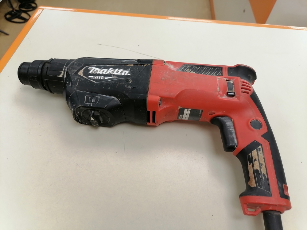 Перфоратор Makita M8701