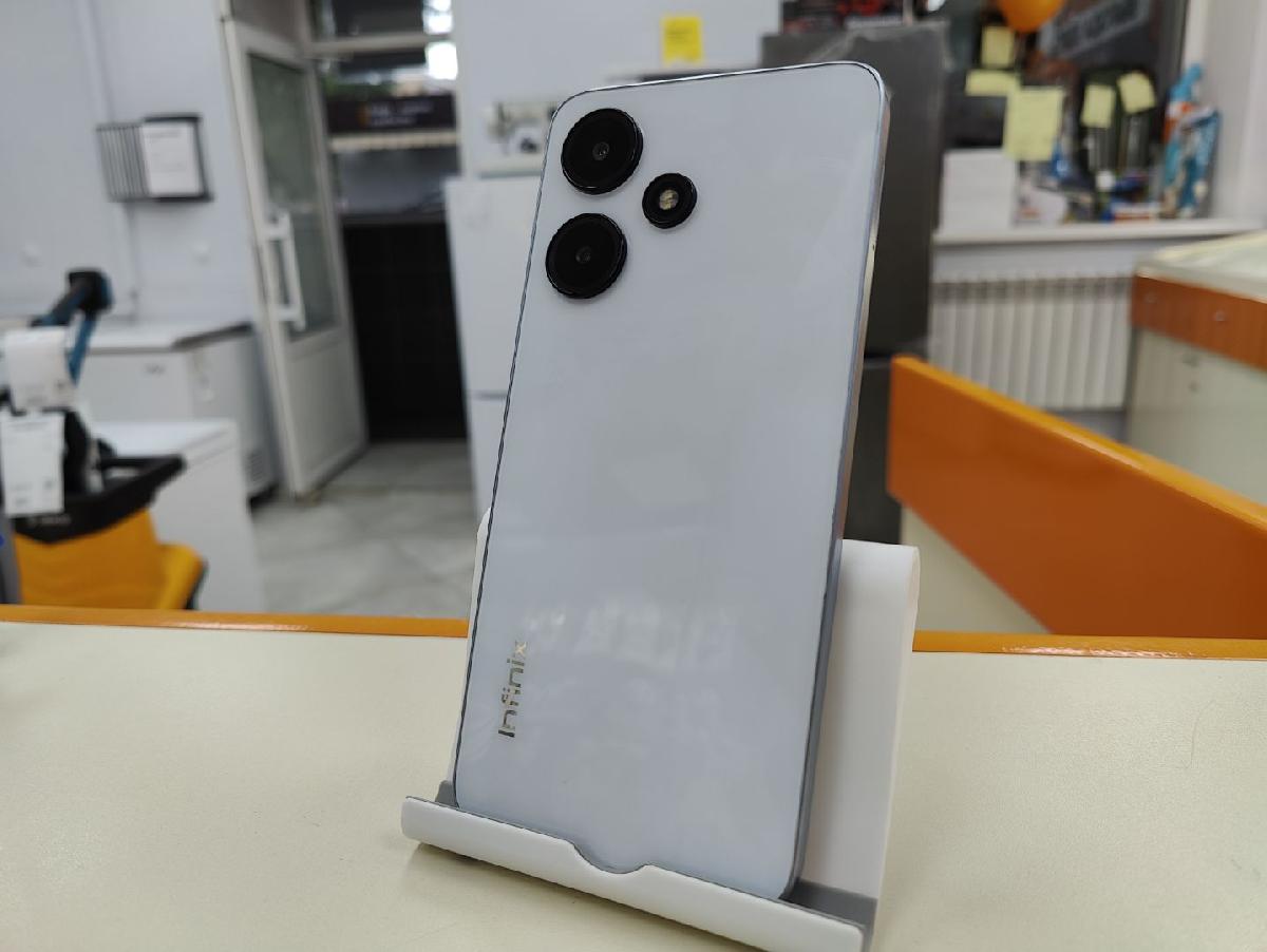 Смартфон Infinix HOT 30i 8/128
