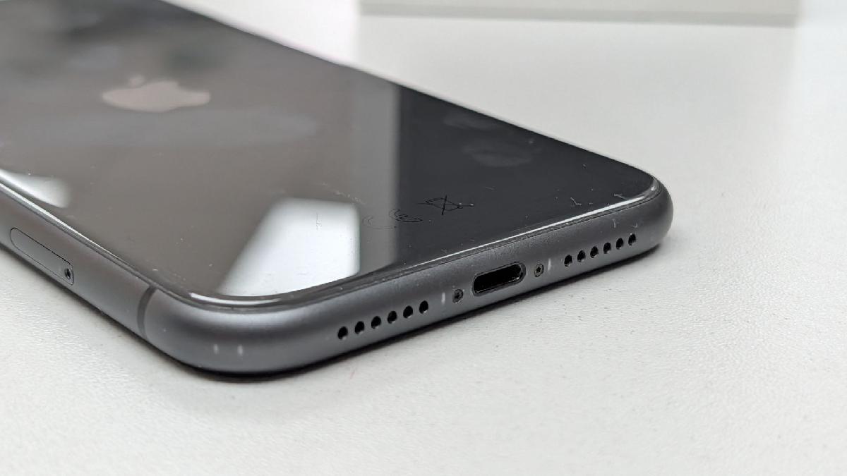 Смартфон Apple iPhone 11 64Gb