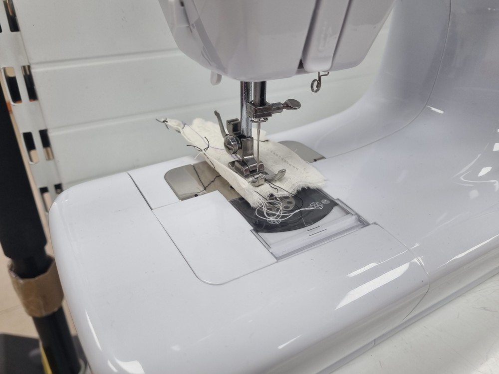 Швейная машина Tesler SM-1620