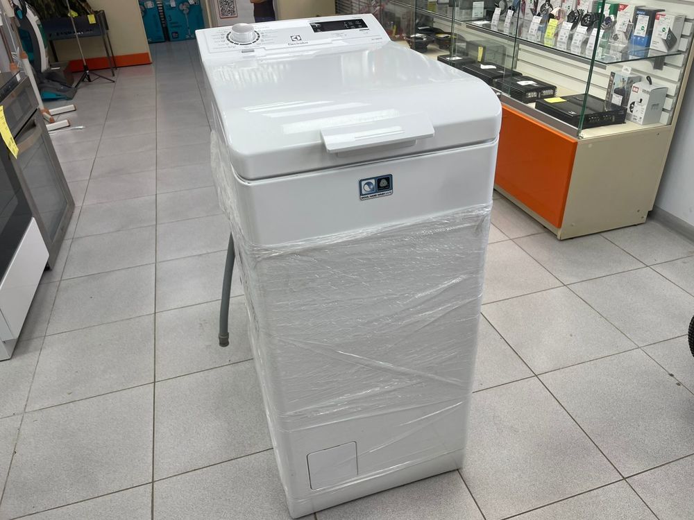 Стиральная машина Electrolux EWT 1066 ESW