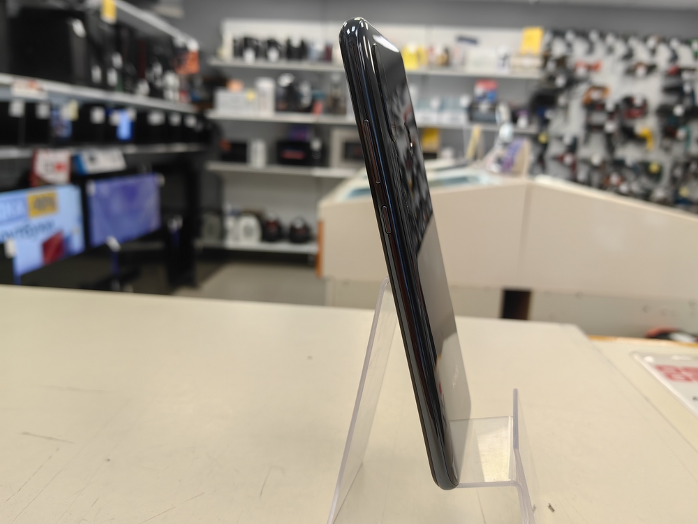 Смартфон Honor 20E 4/64