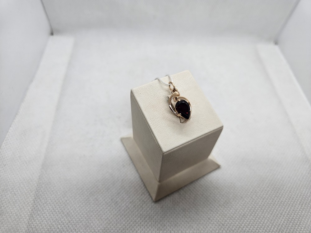 ПОДКМ585 ПОДВЕСКА С КАМНЕМ (Au 585)