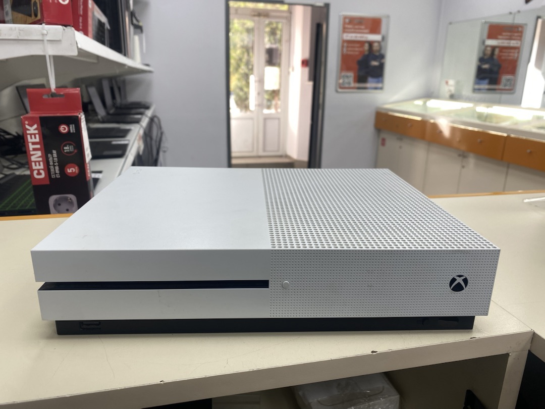 Игровая приставка Xbox One S 500Gb