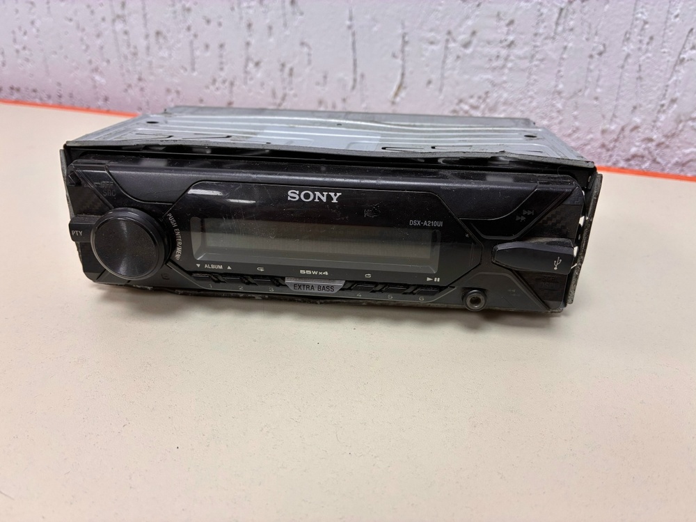 Автомагнитола SONY DSX-A210UI