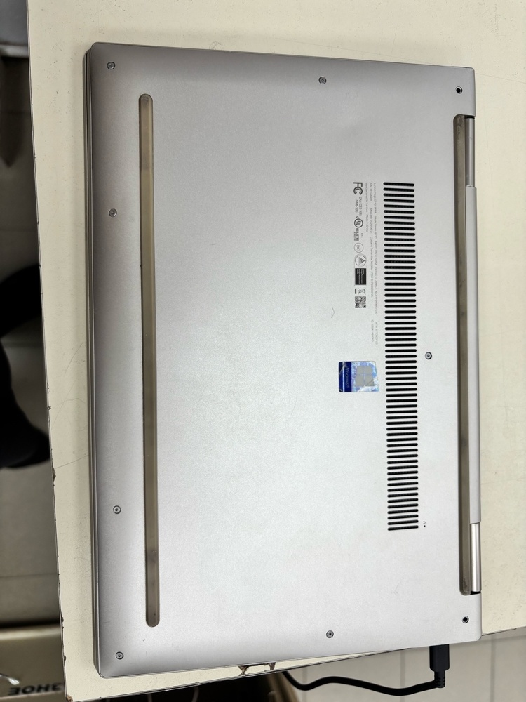 Ноутбук Lenovo; Core i7-10510U, Intel UHD Graphics, 8 Гб, 500 Гб, Нет