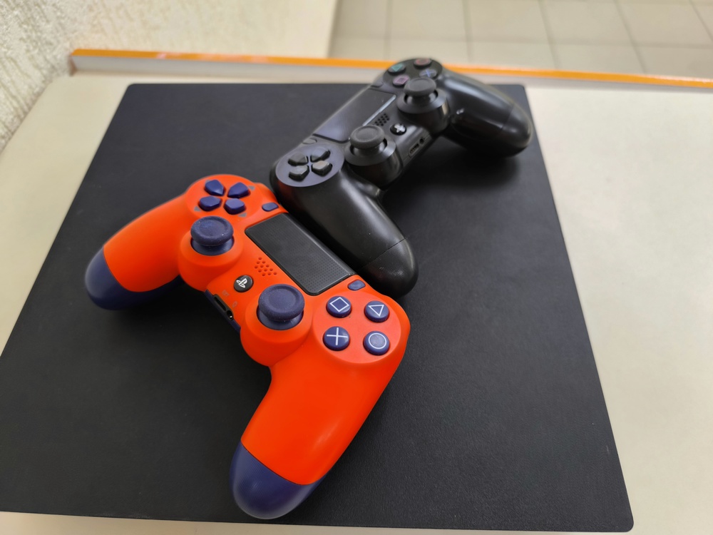 Игровая приставка PlayStation 4 Pro 1Tb