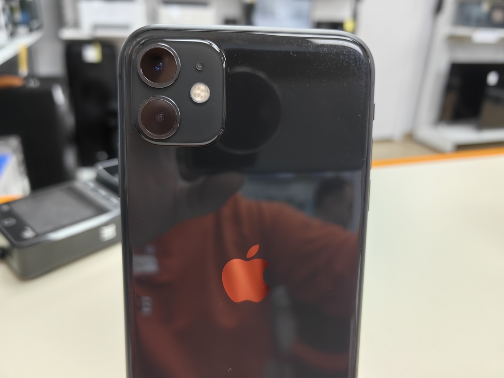 Смартфон Apple iPhone 11 128Gb