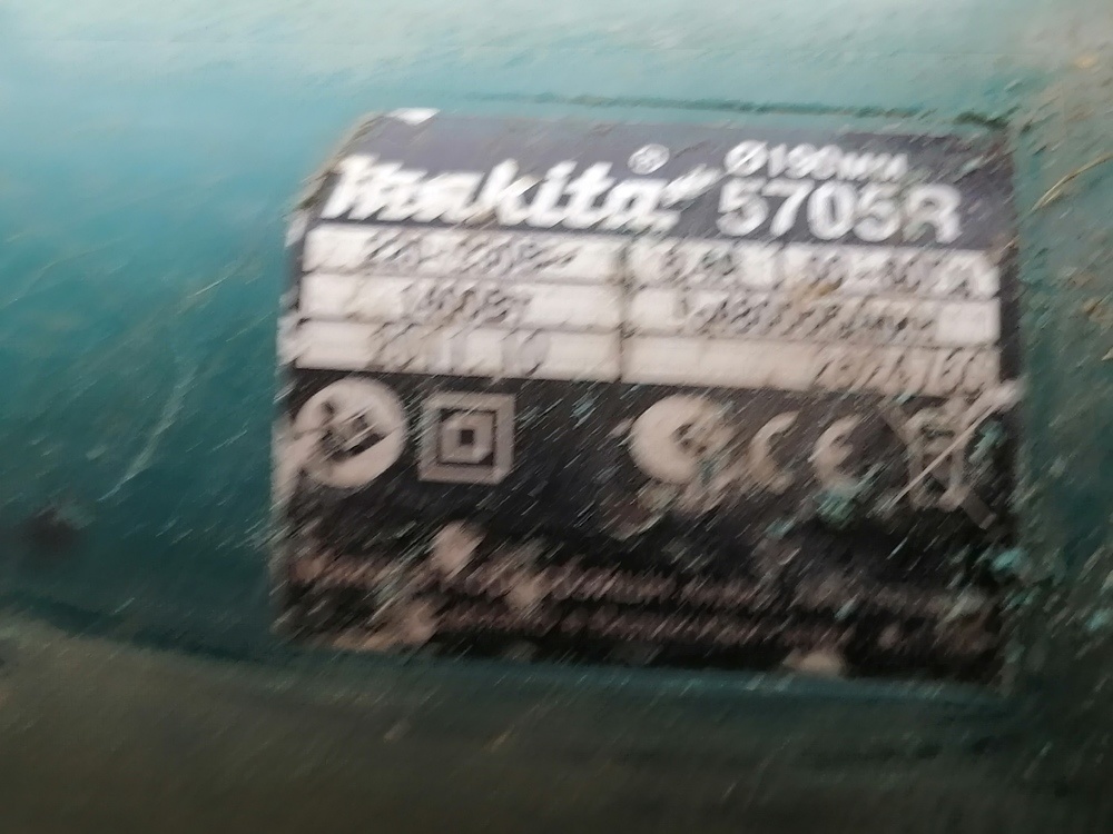 Дисковая пила Makita 5705R