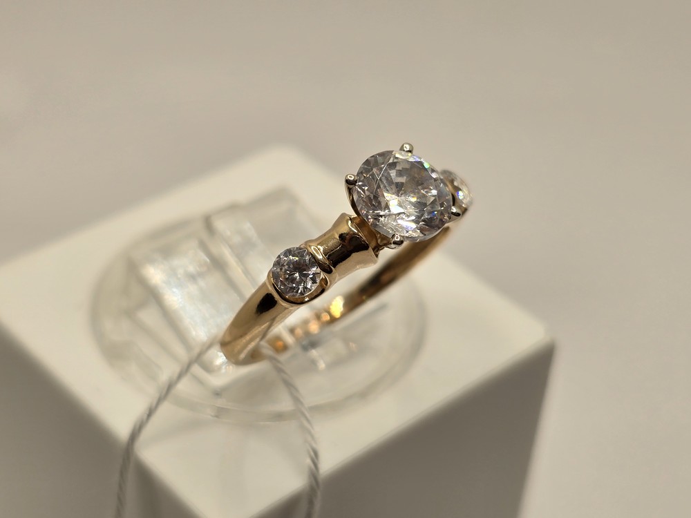 КОЛЬЦО С КАМНЯМИ (Au 585)