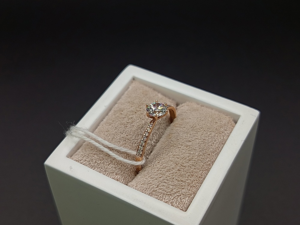 КОЛЬЦО С КАМНЯМИ (Au 585)