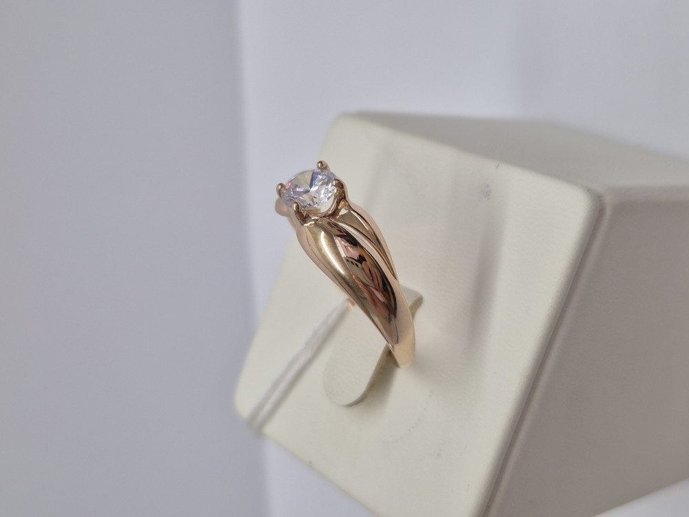 КОЛКМ585 КОЛЬЦО С КАМНЕМ (Au 585)