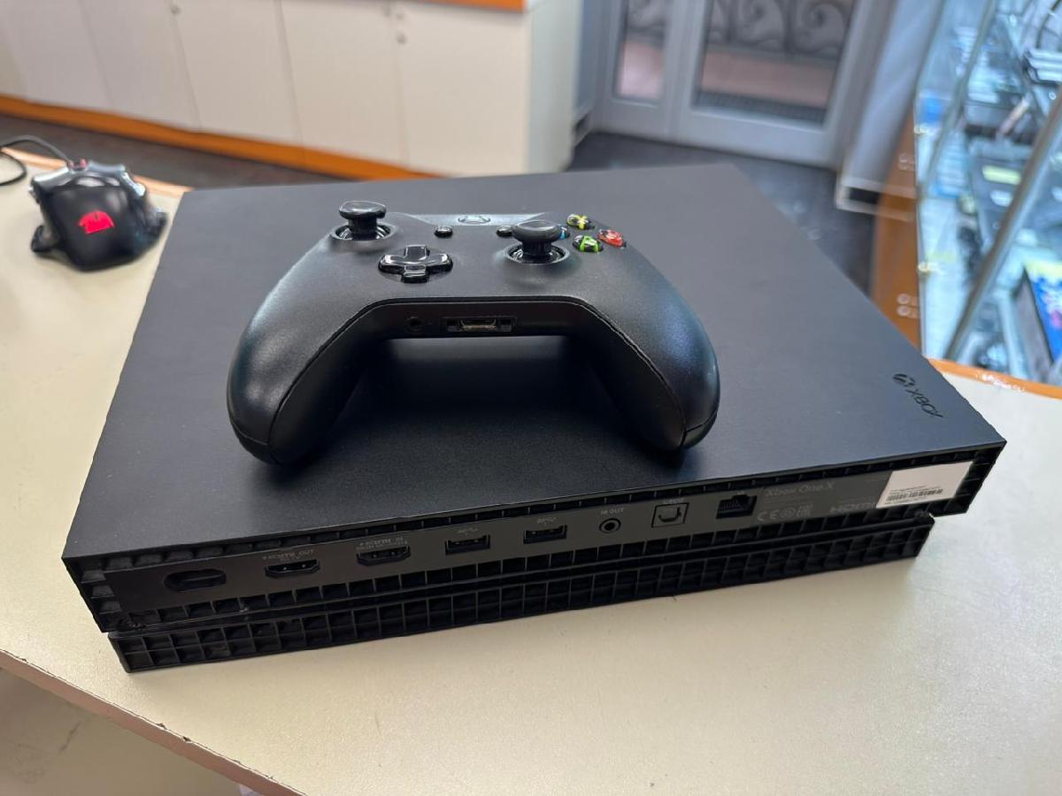 Игровая приставка Xbox One X 1Tb