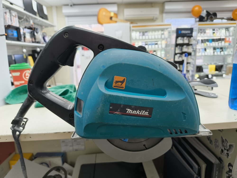 Дисковая пила Makita 4131
