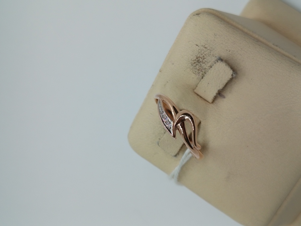 КОЛЬЦО С КАМНЯМИ (Au 585)