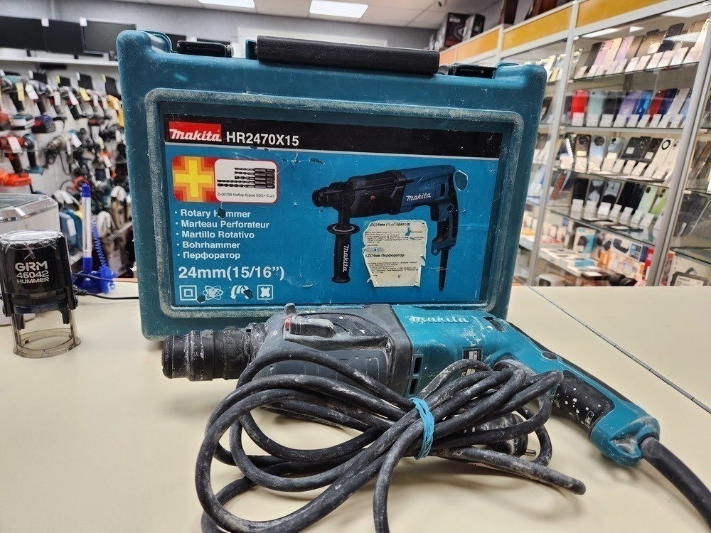 Перфоратор Makita HR2470