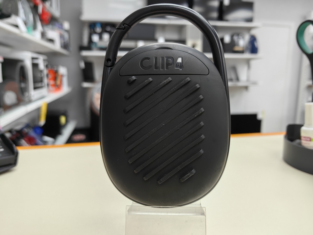 Портативная акустика JBL Clip 4