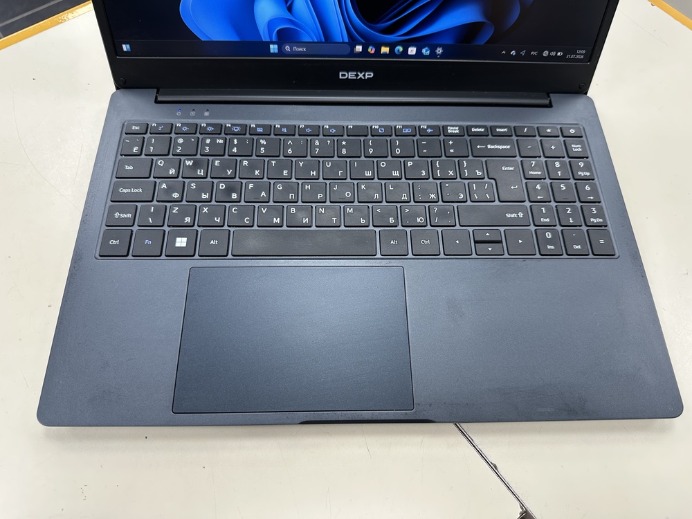 Ноутбук Dexp; Core i5-1035G1, Intel UHD Graphics, 8 Гб, Нет, 240 Гб