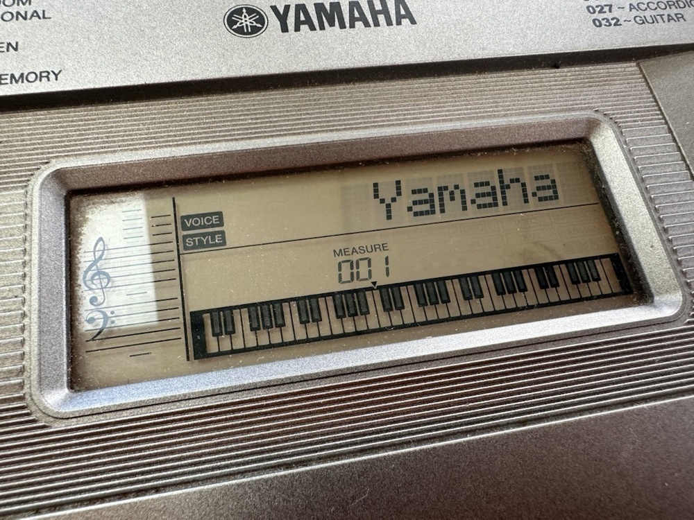 Синтезатор Yamaha PSR-E353