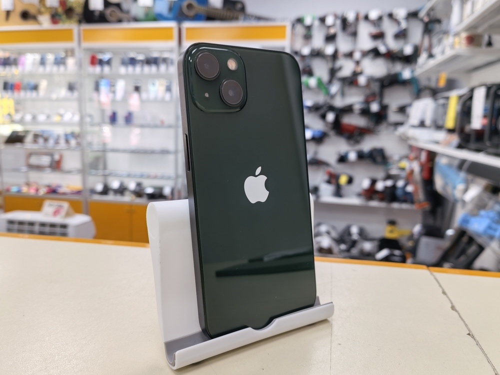 Смартфон Apple iPhone 13 128Gb