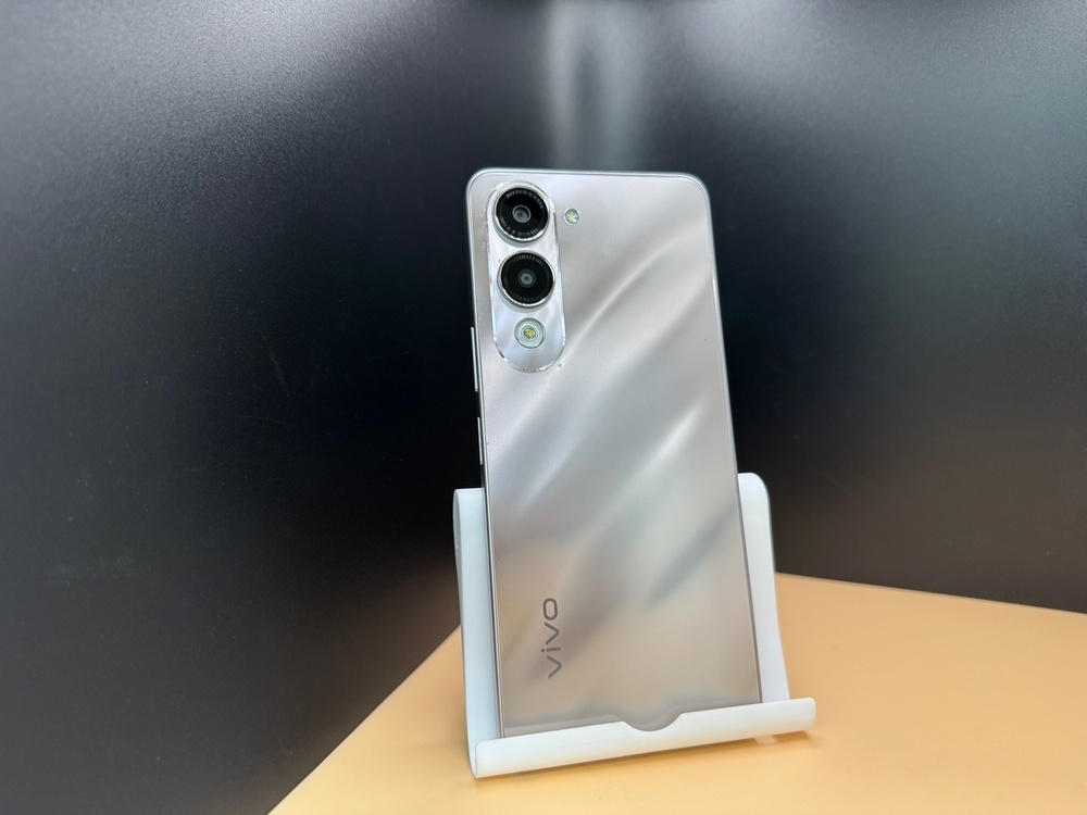 Смартфон Vivo Y04 4/128