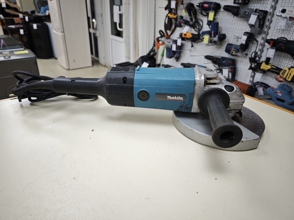 Угловая шлифмашина Makita 9079S