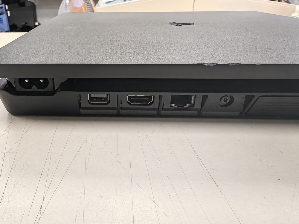 Игровая приставка PlayStation 4 Slim 500GB Игровая приставка PlayStation 4 Slim 500GB