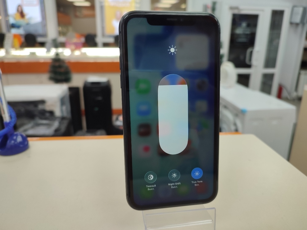 Смартфон Apple iPhone 11 64Gb