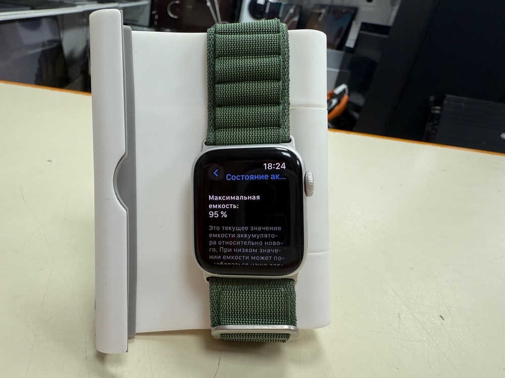 Смарт-часы Apple Watch SE 2020 40mm
