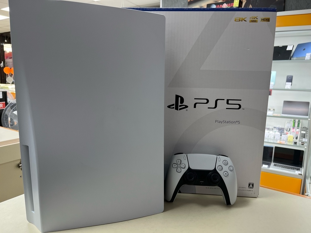Игровая приставка PlayStation 5 825Gb (С дисководом)
