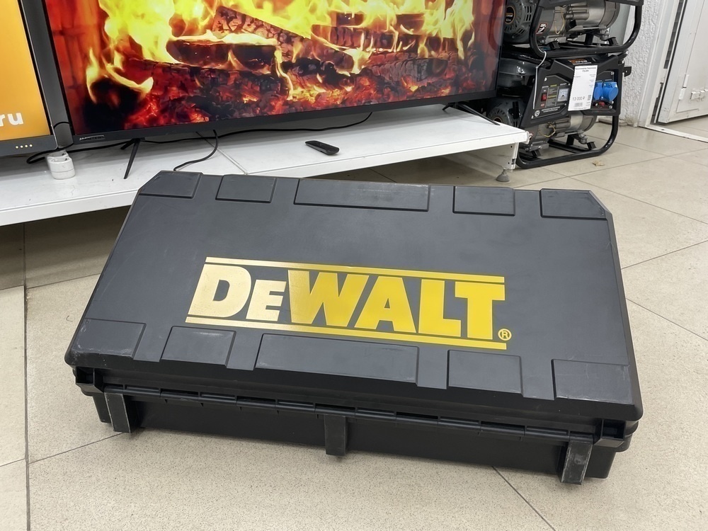 Отбойный молоток Dewalt D25902K-QS