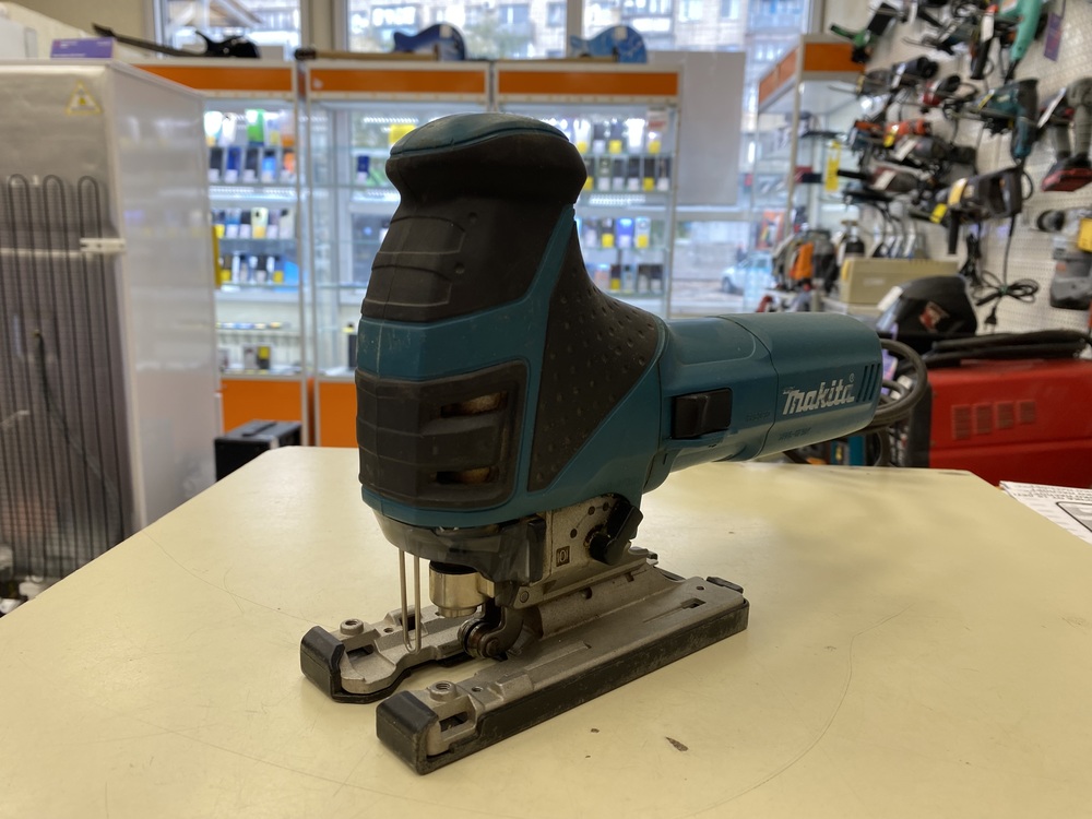 Лобзик Makita 4351fct