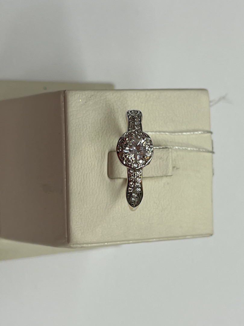 КОЛЬЦО С КАМНЯМИ (Au 585)