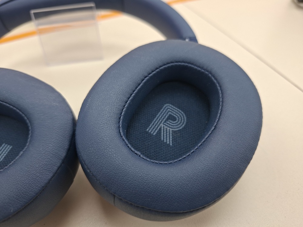 Наушники беспроводные JBL Tune 720BT;