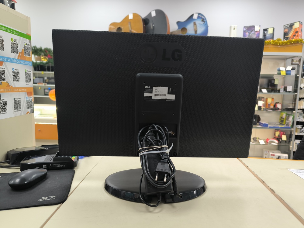 Монитор LG 22M38A-B;