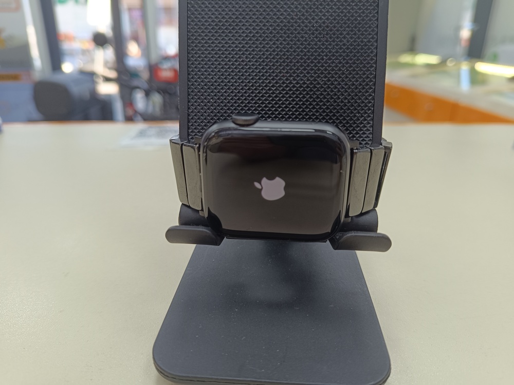 Смарт-часы Apple Watch Series 6 44 мм