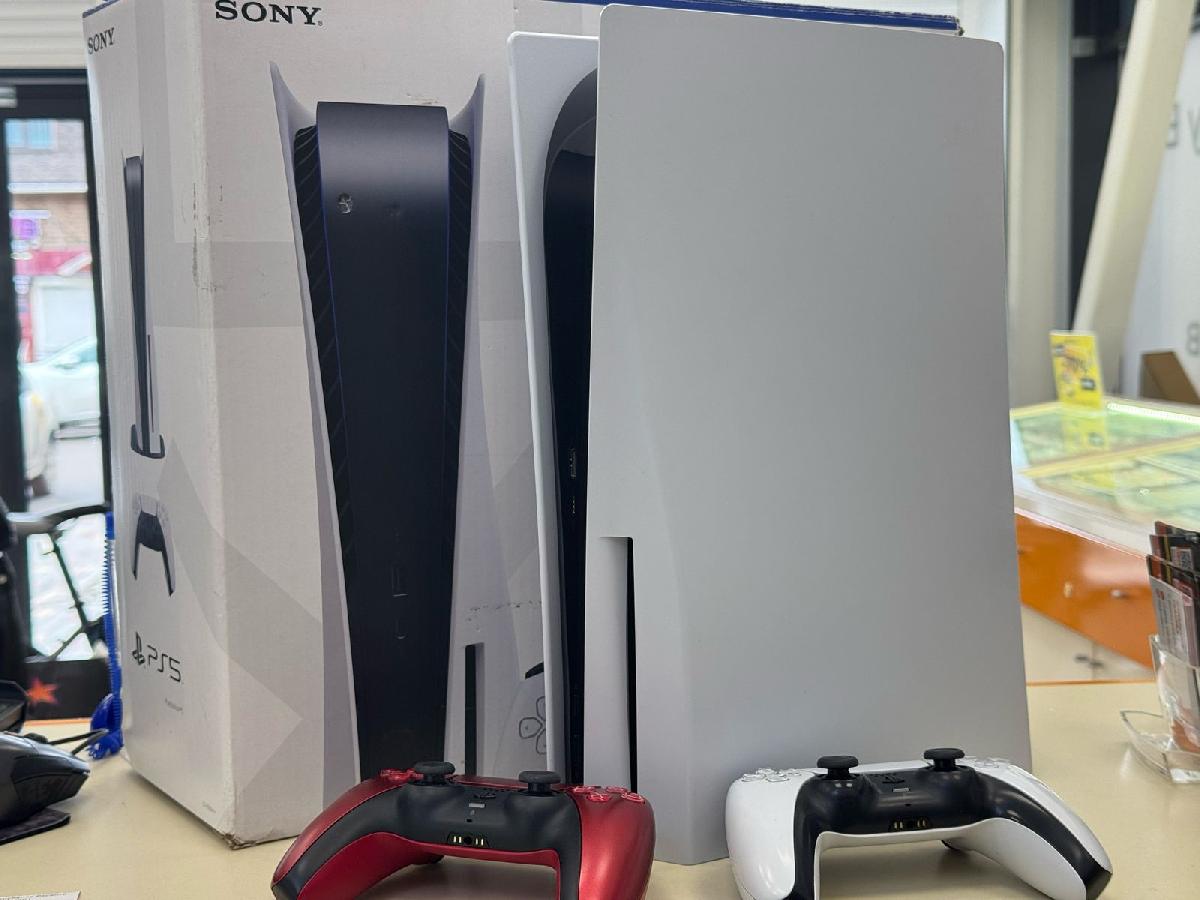 Игровая приставка PlayStation 5 825Gb (С дисководом)