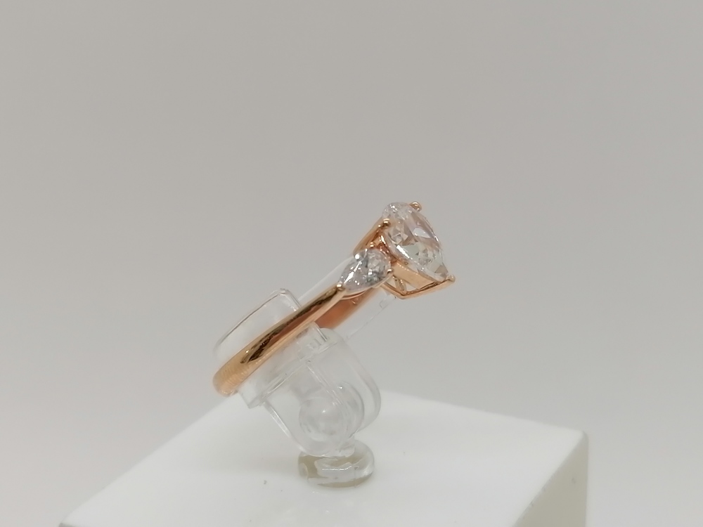 КОЛЬЦО С КАМНЯМИ (Au 585)