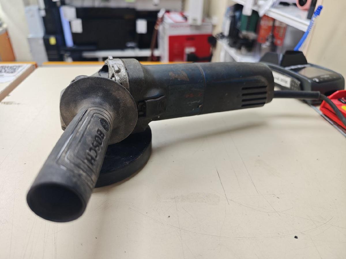 Угловая шлифмашина Bosch CWS 660