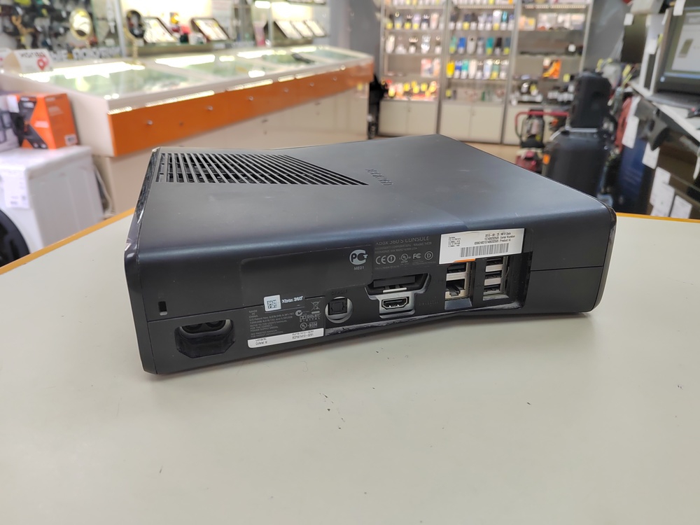 Игровая приставка Xbox 360 S