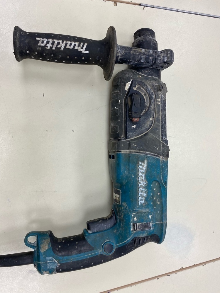 Перфоратор Makita HR 2470