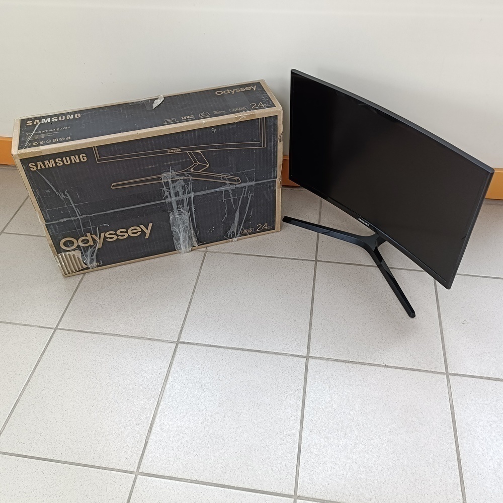 Монитор Samsung C24RG50FQI