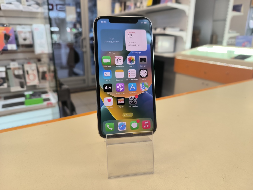 Смартфон Apple iPhone X 64Gb