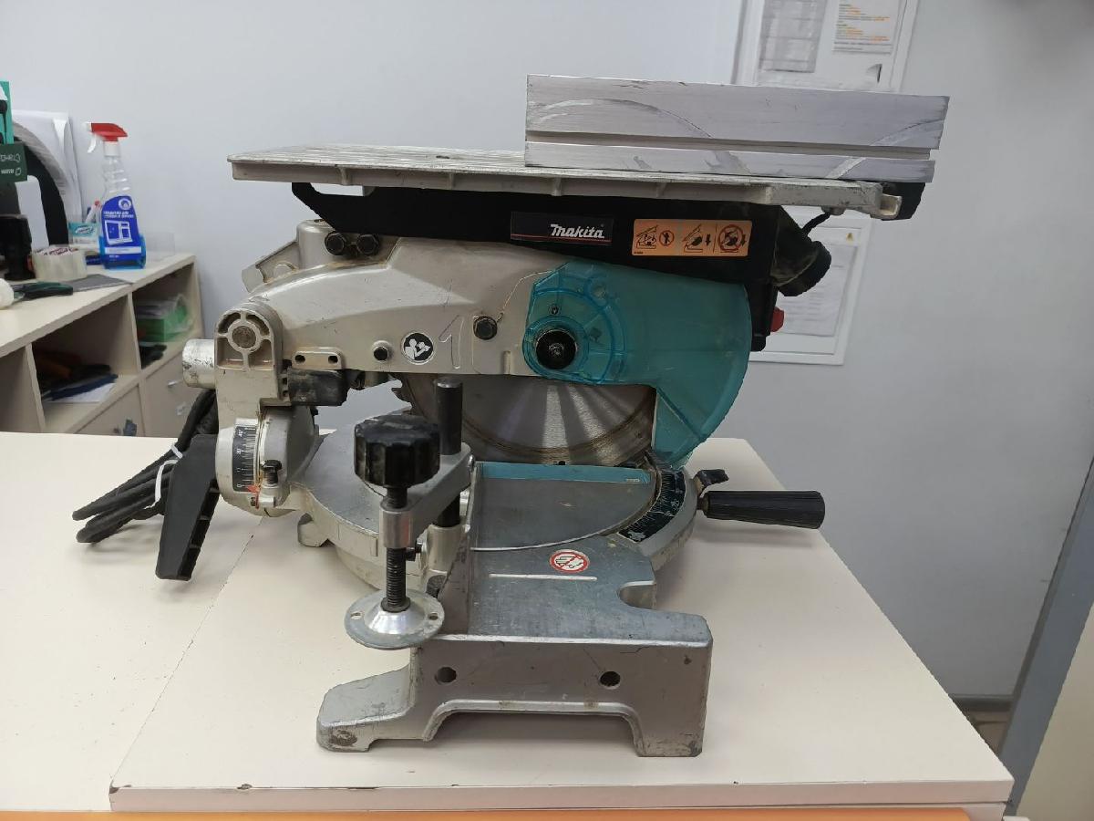Дисковая пила Makita LH1040