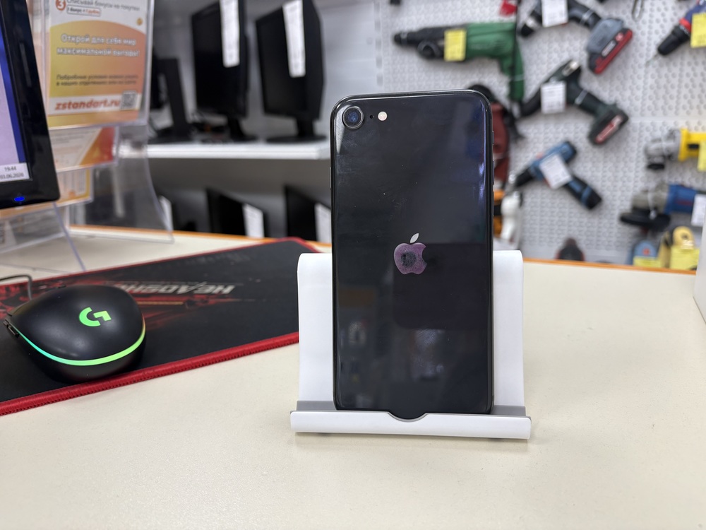 Смартфон Apple iPhone SE 2020 128Gb