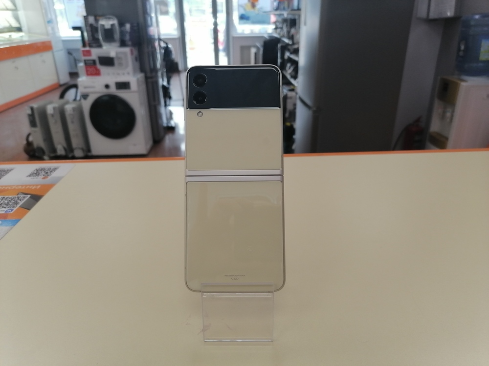 Смартфон Samsung Galaxy Z-Flip 3 8/128