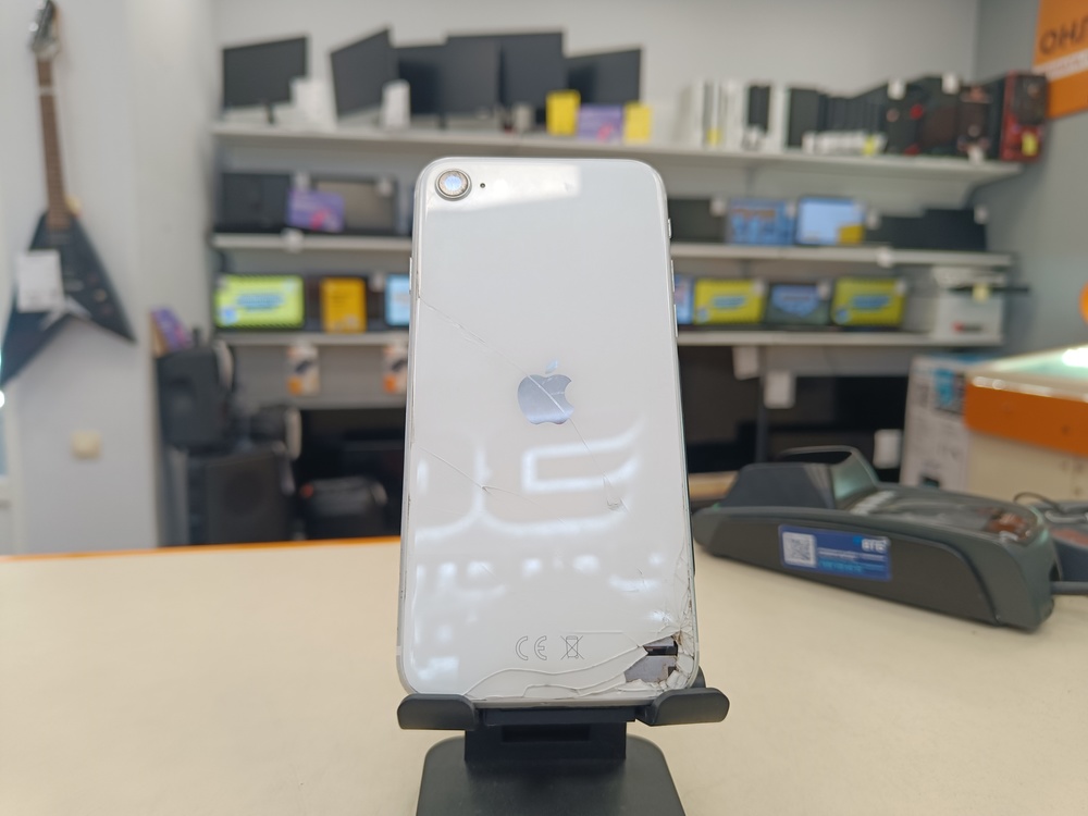 Смартфон Apple iPhone SE 2020 64Gb