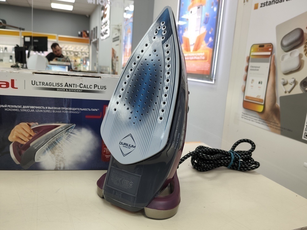 Утюг Tefal Ultragliss Anti-Calc Plus FV6840E0